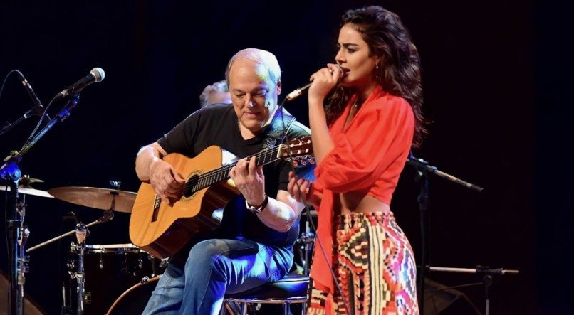 Toquinho e Camila Faustino