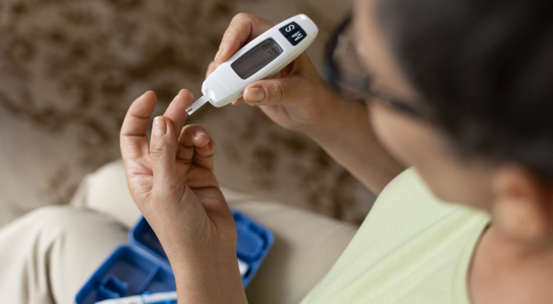 Com informações e cuidados corretos, as pessoas que vivem com diabetes podem reduzir muito o risco de complicações