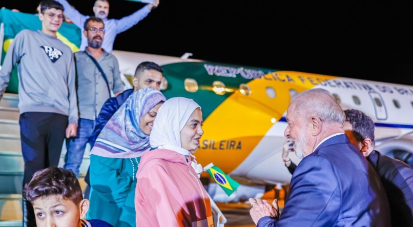 Presidente Lula recebeu repatriados nesta segunda-feira (13), em Bras&iacute;lia
