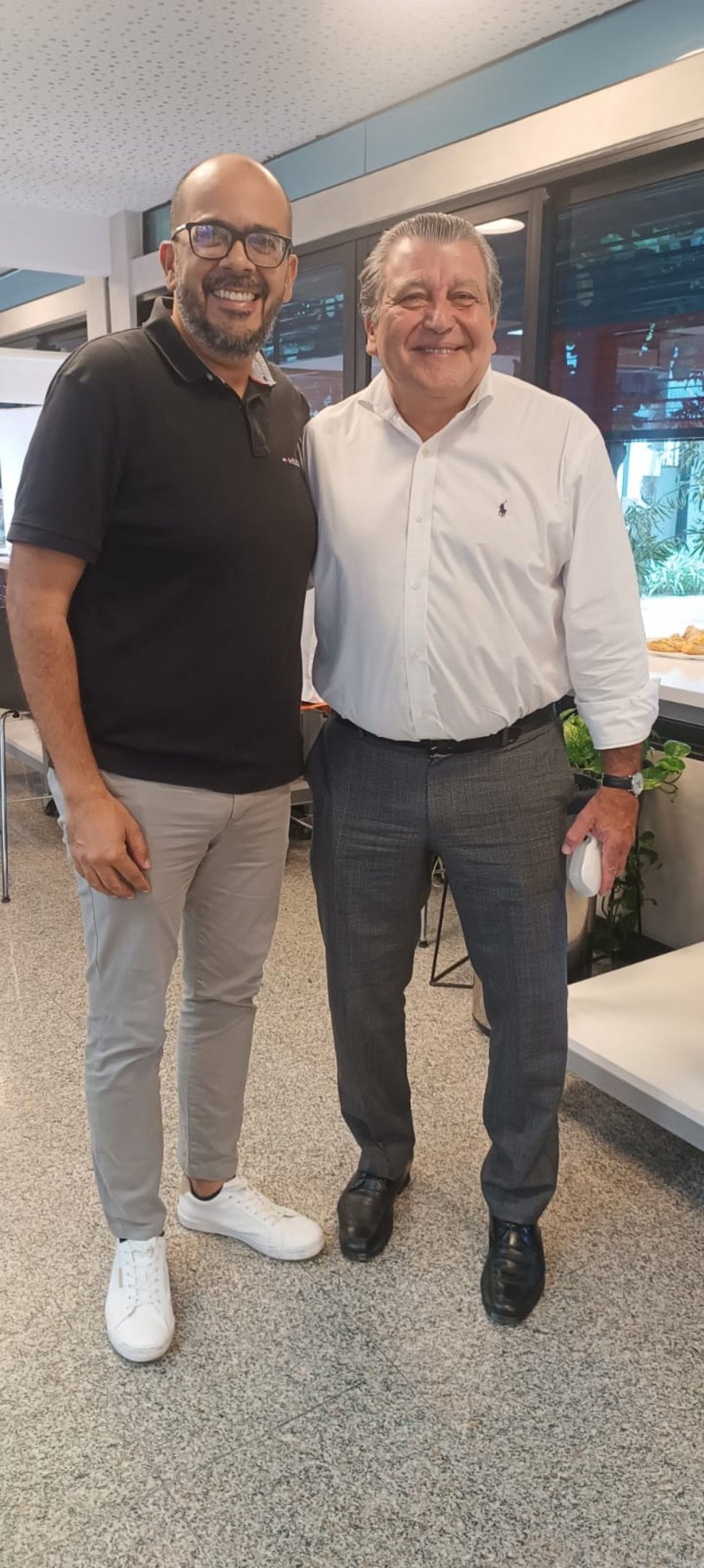 Igor Tavares com César Coutinho, durante o Encontro de Negócios das Américas. É a primeira vez que o evento acontece no Recife Arquivo Pessoal