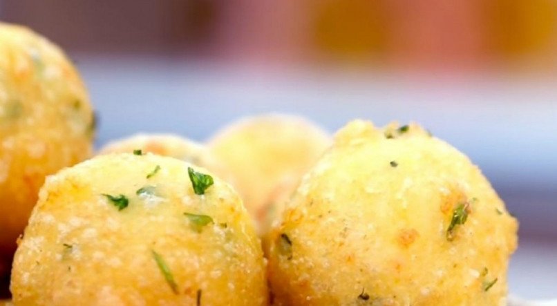 Bolinha de Batata com Queijo