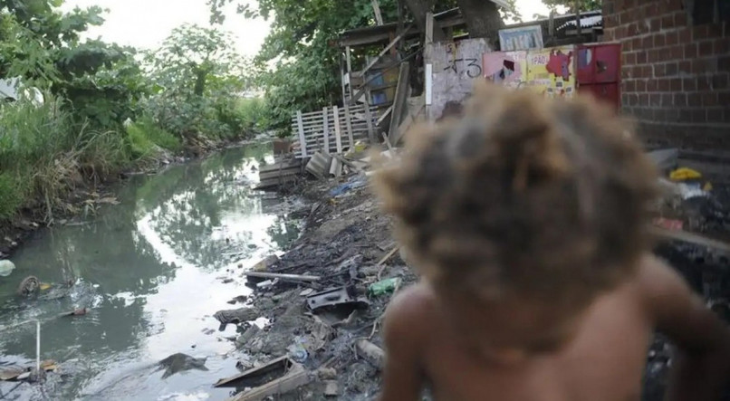 Levantamento aponta que 46,2% das moradias brasileiras têm algum tipo de privação no saneamento