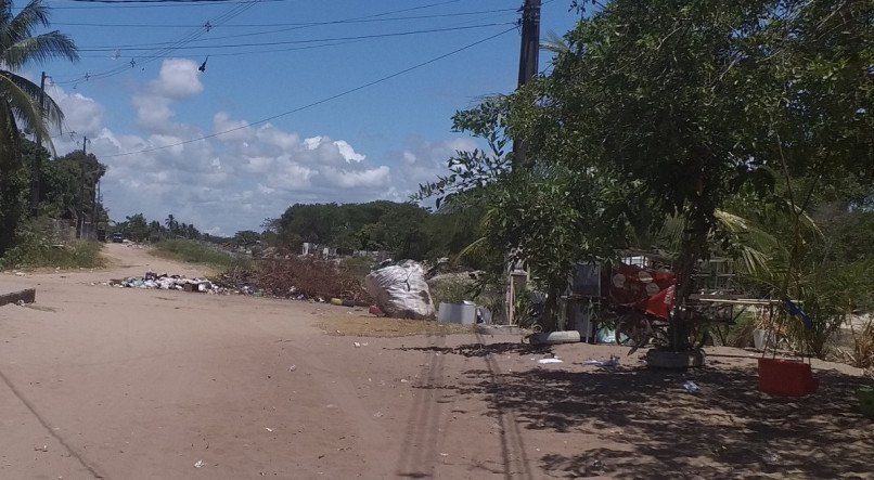 Falta de limpeza urbana em Barra de Jangada