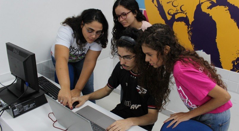  Estudantes do curso de Análise e Desenvolvimento de Sistemas conquistaram o 1º lugar na Arena Embarque Digital, do Recnplay 2023