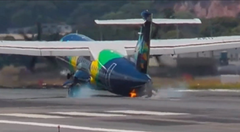 A ocorrência de um tail-strike se deve à inclinação excessiva do nariz da aeronave, tanto na decolagem quanto no pouso