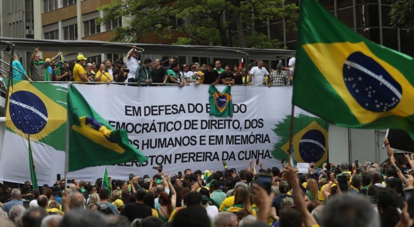 Manifestação em memória de Clériston Pereira da cunha e contra o Supremo Federal,  realizada na Avenida Paulista, região central da cidade de São Paulo