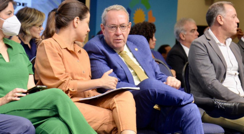 A governadora de Pernambuco, Raquel Lyra, e o presidente da Alepe, Álvaro Porto 