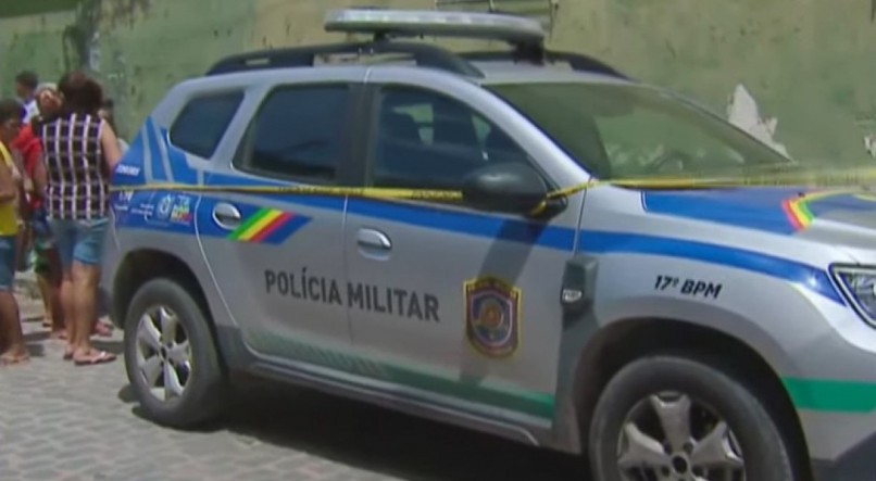 Polícia Militar está no local do crime em Paulista.