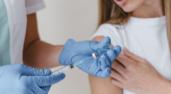 Vacina contra o HPV fornece imunidade e é uma importante ferramenta de prevenção do câncer de colo do útero