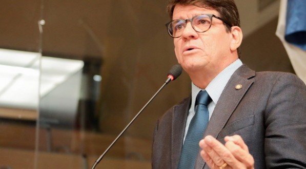 Alcides Cardoso tamb&eacute;m j&aacute; pediu esclarecimentos sobre licita&ccedil;&atilde;o da orla de Boa Viagem