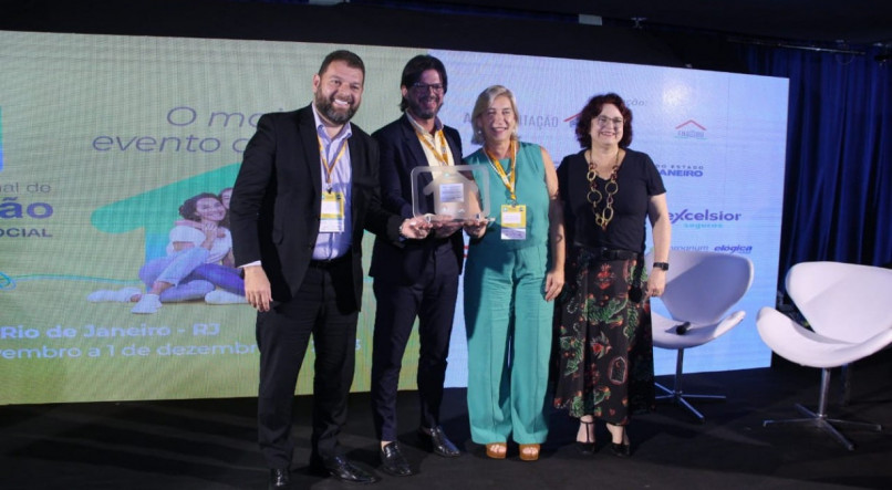 prêmio foi concedido pela Associação Brasileira de Cohabs e Agentes Públicos de Habitação e pelo Fórum Nacional de Secretários de Habitação e Desenvolvimento Urbano 