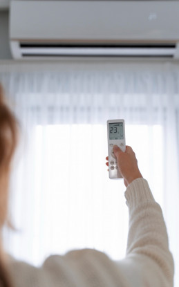 COMO DEIXAR O QUARTO FRIO SEM AR-CONDICIONADO? 8 dicas simples para refrescar o quarto e combater o calor