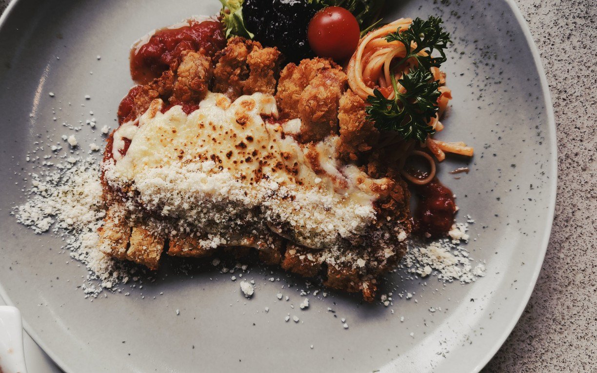 Foto de Reynaldo Yodia: https://www.pexels.com/pt-br/foto/comida-italiana-gastronomia-italiana-cozinha-italiana-arte-13443376/