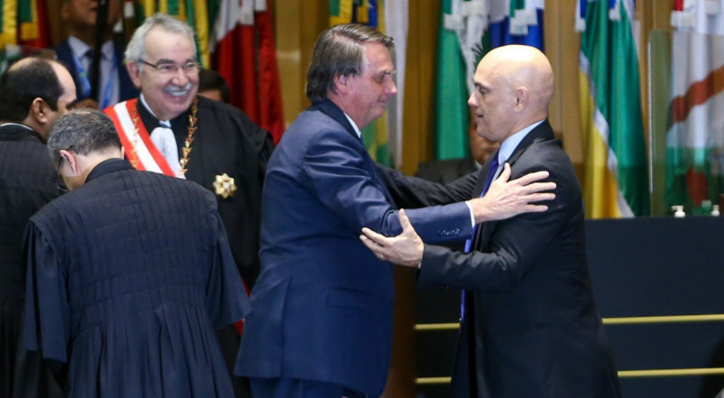 Ministro Alexandre de Moraes, do (STF), manteve o depoimento do ex-presidente Jair Bolsonaro &agrave; Pol&iacute;cia Federal na pr&oacute;xima quinta-feira (22) no inqu&eacute;rito do golpe