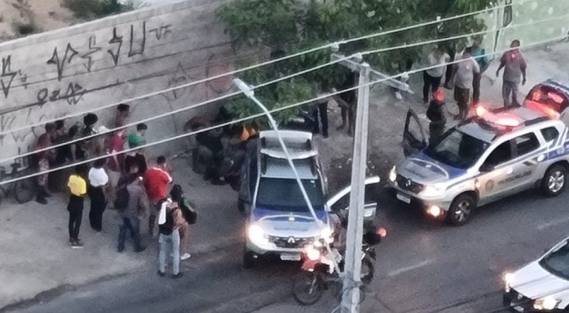 Sequência de mortes após tiros assustou moradores do bairro do Pina essa segunda-feira