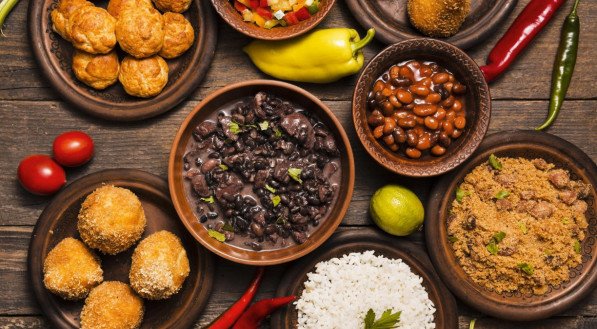 Confira alimentos para evitar em uma dieta para reduzir o colesterol alto