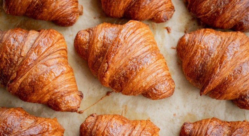 Descubra como é simples e fácil fazer esse croissant de Nutella de 3 ingredientes.