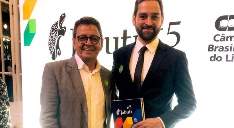 Ricardo Melo, diretor de Produção e Edição da Cepe, e Paulo Fehlauerm, autor de Extremo Oeste