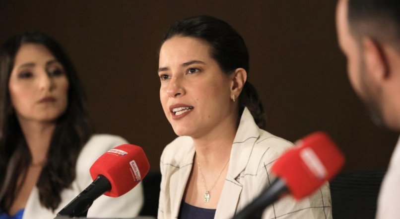 Em entrevista à Rádio Jornal, Raquel Lyra falou sobre o preconceito que as mulheres sofrem no meio político