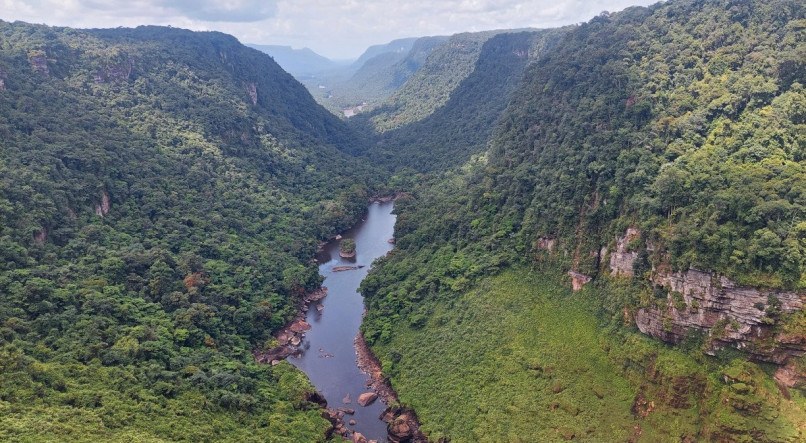 Governo venezuelano quer reivindicar o território de Essequibo, uma região rica em petróleo equivalente a 2/3 do território da Guiana e administrado por este país