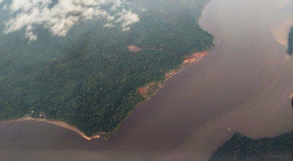 Caminhão do Exército explode em rodovia na fronteira com a Guiana e deixa 2 militares feridos