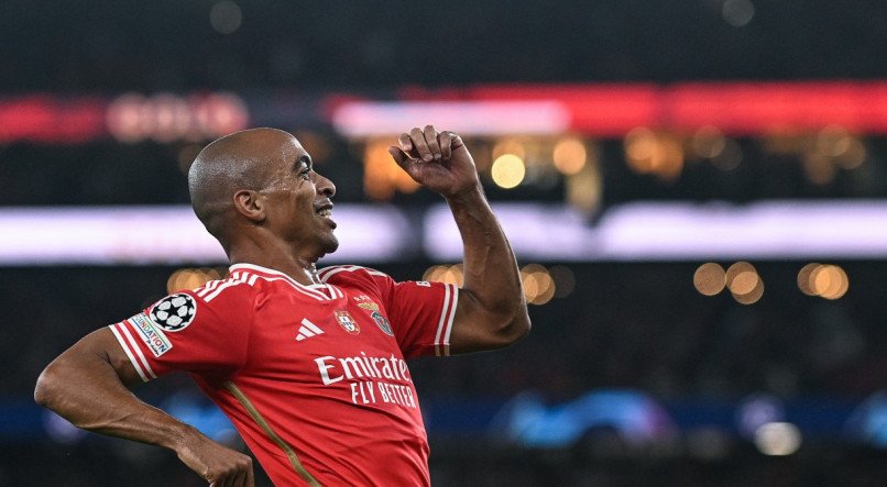 Jo&atilde;o M&aacute;rio &eacute; o destaque da equipe do Benfica