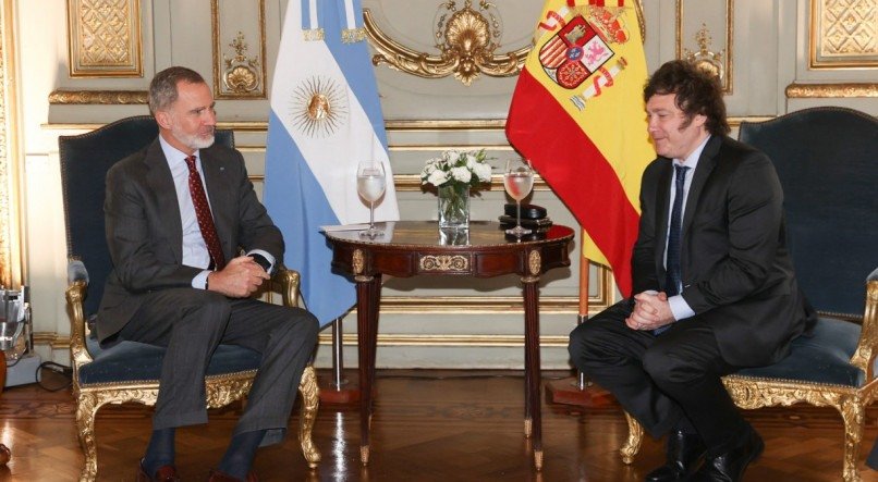 O presidente eleito da Argentina, Javier Milei, manteve, neste sábado (9), reuniões com o rei Felipe VI da Espanha