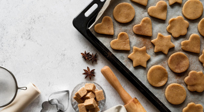 Saiba como fazer biscoito de Natal com aprenda 3 ingredientes em casa.