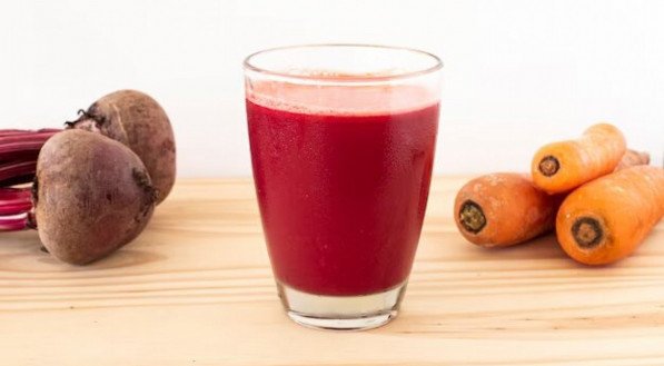Suco de beterraba com cenoura e laranja