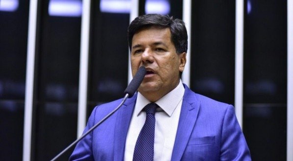 Mendonça anuncia apoio à Daniel Coelho e se licencia da presidência do União Brasil no Recife