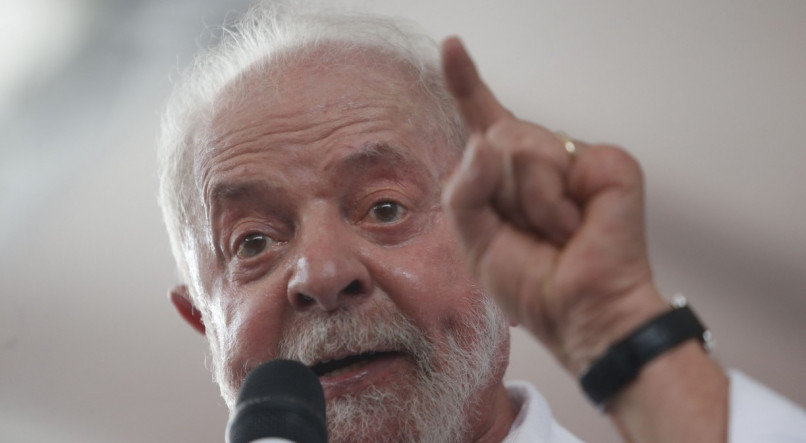 Presidente Luiz Inácio Lula da Silva participa da assinatura do contrato de início de obras do empreendimento Copa do Povo que faz parte do programa habitacional Minha Casa, Minha Vida, em Itaquera