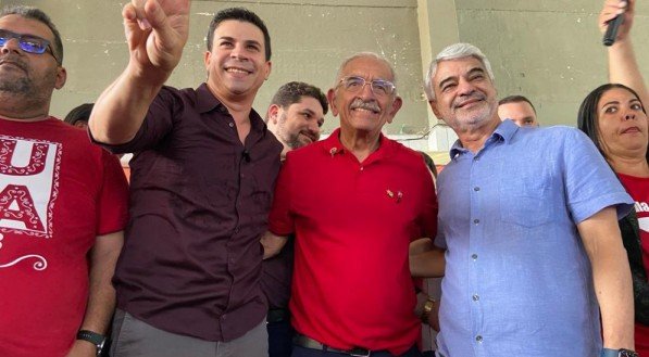 Prefeito do Paulista se filia ao PT para disputar a reeleição em 2024
