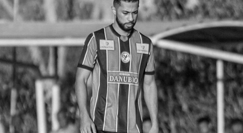 Aduílio Alves Pereira, jogador de 19 anos, morre em acidente de trânsito neste domingo (17).