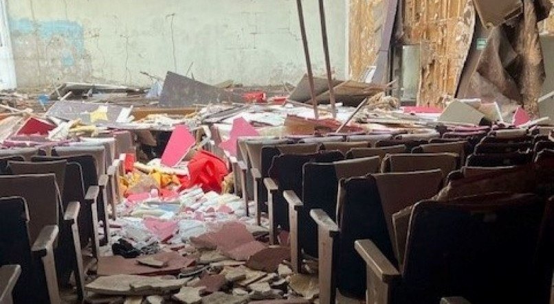 Teatro Valdemar de Oliveira destruído