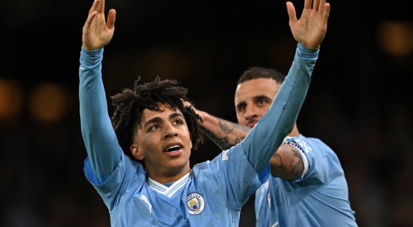 Rico Lewis é uma das joias da base do Manchester City