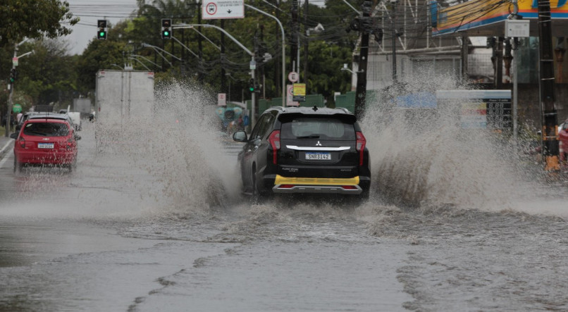 Imagem das chuvas do Recife na última terça-feira (19)