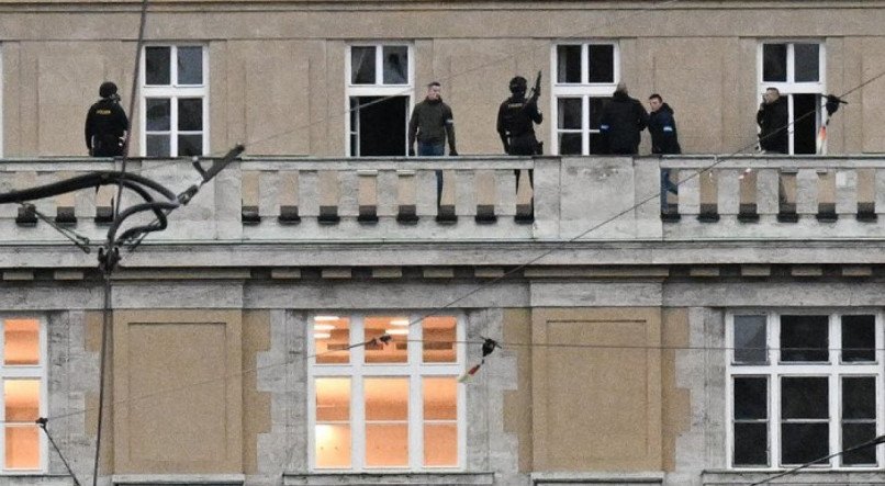 Ataque a tiros em universidade na República Tcheca deixa 15 mortos e vários feridos 