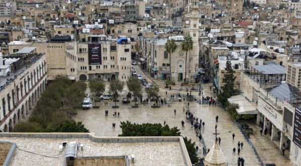 Israel começou a construir assentamentos depois da guerra Árabe-Israelense de 1967, quando capturou a Cisjordânia da Jordânia e Gaza do Egito
