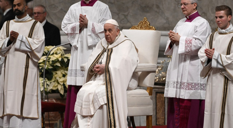 Papa Francisco celebrou a tradicional missa na véspera de Natal 