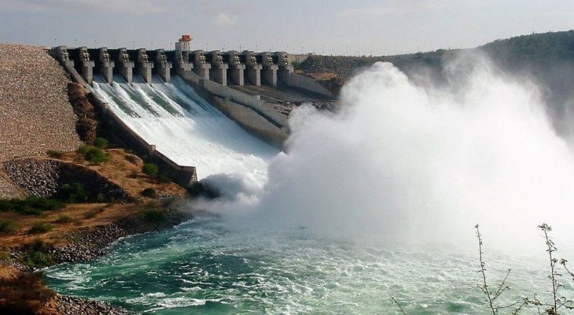 ONS gerencia agua nas usinas hidreleticas para suprir o crescimento do consumo em funçao das altas temperaturas no Brasil em função do El Niño.