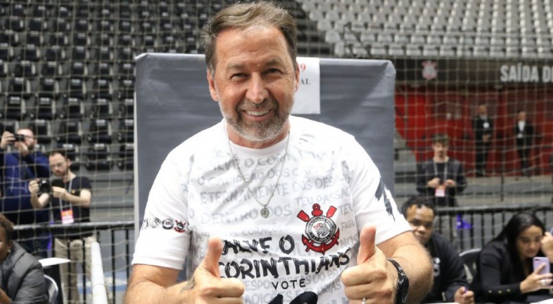 Augusto Melo é o presidente do Corinthians para o triênio 2024-25-26