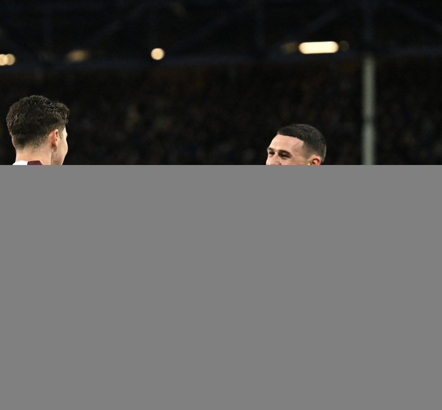 Phil Foden comemora gol pelo Manchester City
