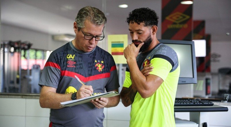 Arthur Caíke é um dos reforços do Sport para 2024