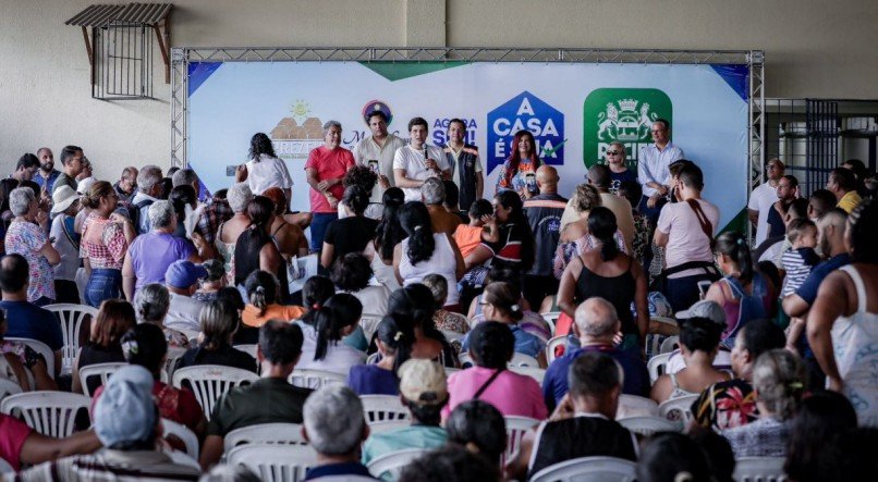 Neste sábado (30), 416 famílias foram beneficiadas com a entrega do documento na comunidade, localizada na Iputinga