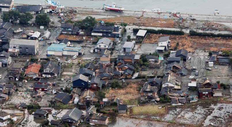 Danos na cidade de Suzu, província de Ishikawa, um dia depois que um grande terremoto de magnitude 7,5 atingiu o Japão