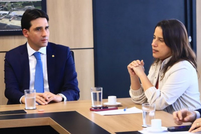 Ministro de Portos e Aeroportos do Governo Federal, Silvio Costa Filho (Republicanos) criticou decisão da governadora Raquel Lyra (PSD) de assumir integralmente a obra do Aeroporto de Caruaru