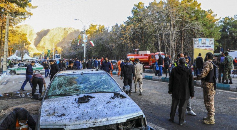 Pelo menos 103 pessoas morreram no Irã em um ataque classificado por autoridades do país como um atentado terrorista