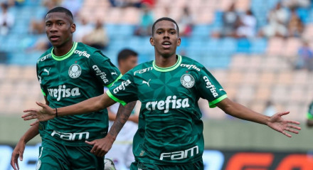 Estevão marcou dois dos sete gols do Palmeiras na estreia pela Copinha