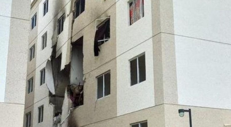 Condomínio fica destruído após explosão na madrugada desta quinta-feira (4)