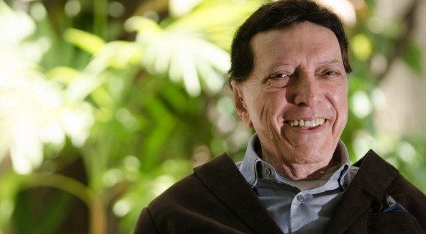Chega ao último fim de semana em cartaz a exposição "Claudionor Germano - 90 Carnavais"